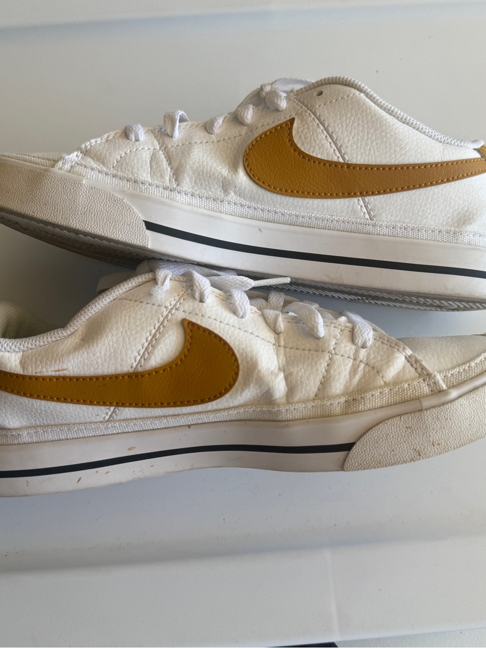 Nike Court Legacy Men’s White Low-Top Sneakers with Mustard Swoosh 10.5